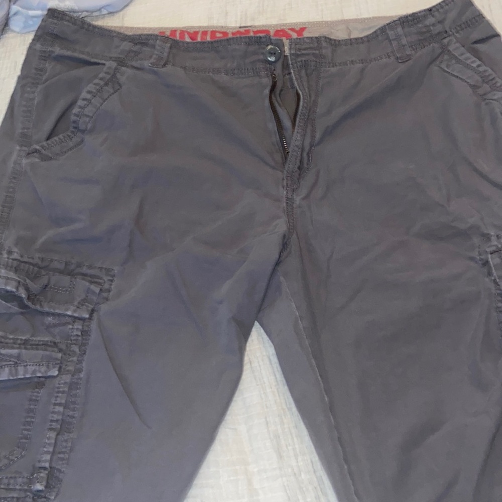 Men’s cargo pants. Size 40